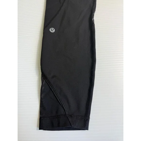 Lululemon Black High Rise Workout Leggings Cropped Zipper Pockets 6 - Picture 8 of 9